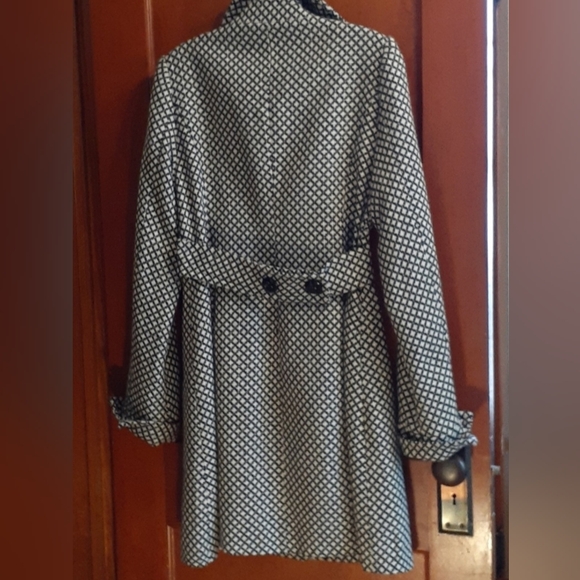 Urban Behavior Spring/Fall coat, Large - Picture 3 of 4